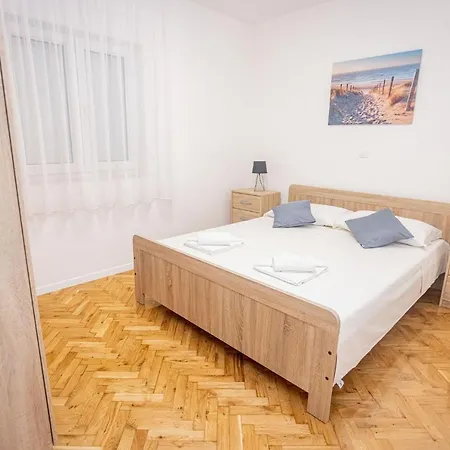 Apartments Veronika Trogir Exterior photo