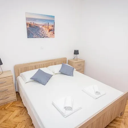 Apartments Veronika Trogir Exterior photo