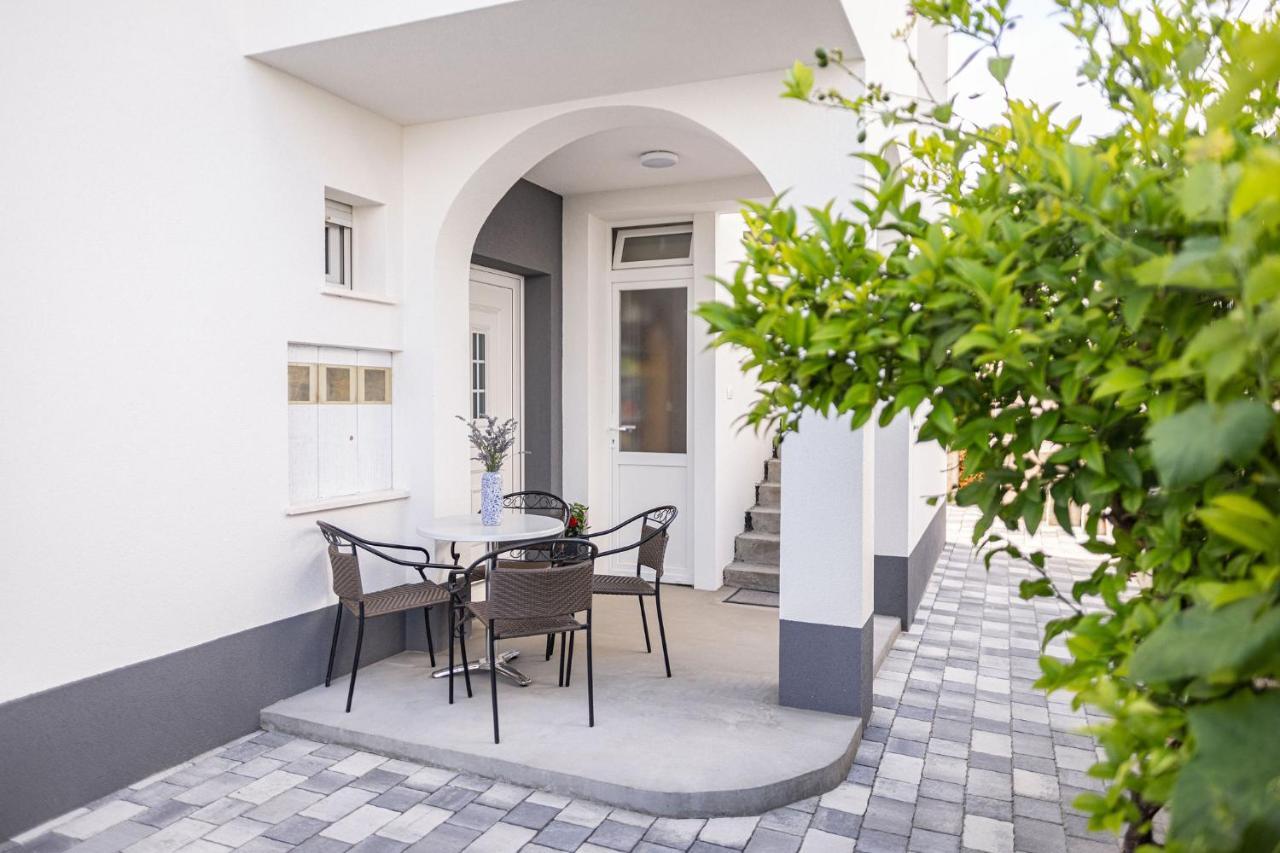 Veronika Apartman *